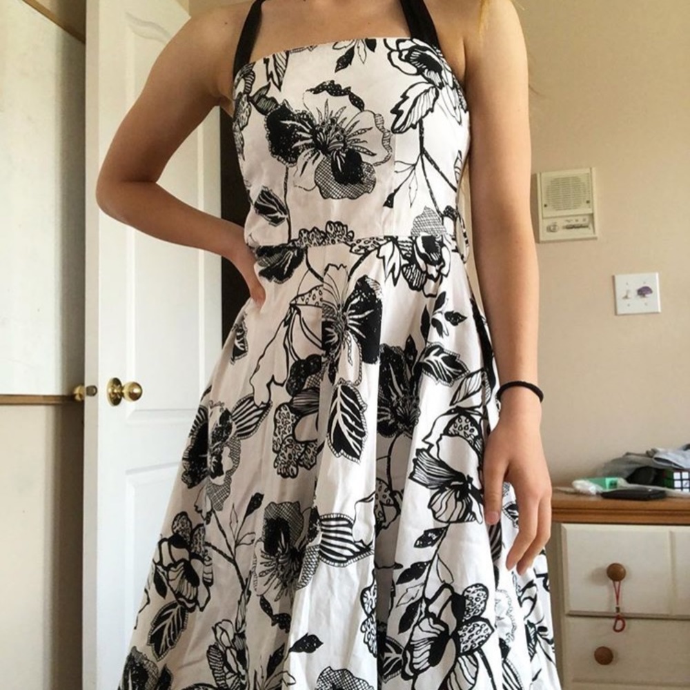 BUNDLE DRESSES - Picture 3 of 12